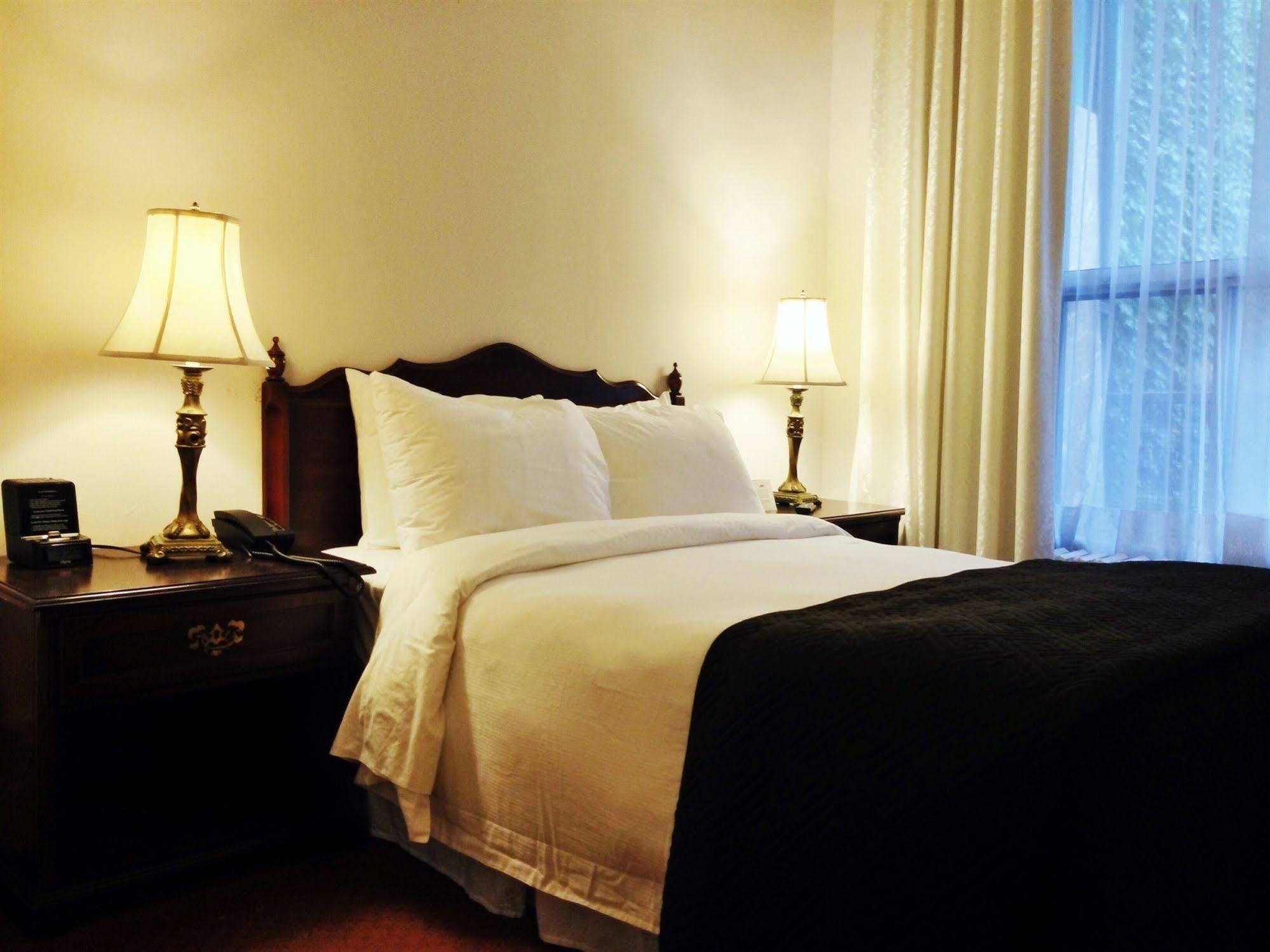 Ambrose House & Cafe - Self Check-In Guesthouse Montréal Eksteriør bilde