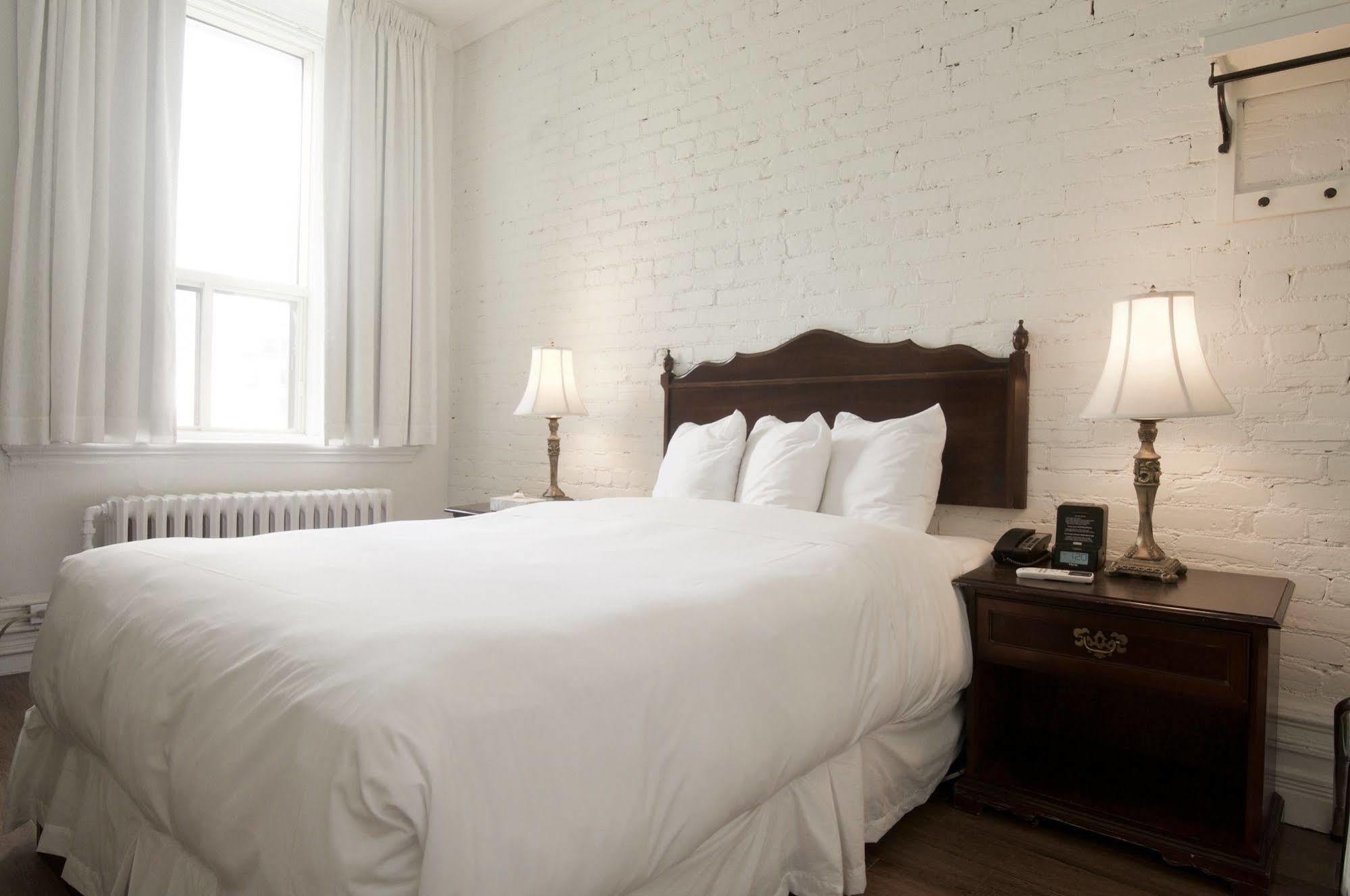 Ambrose House & Cafe - Self Check-In Guesthouse Montréal Eksteriør bilde